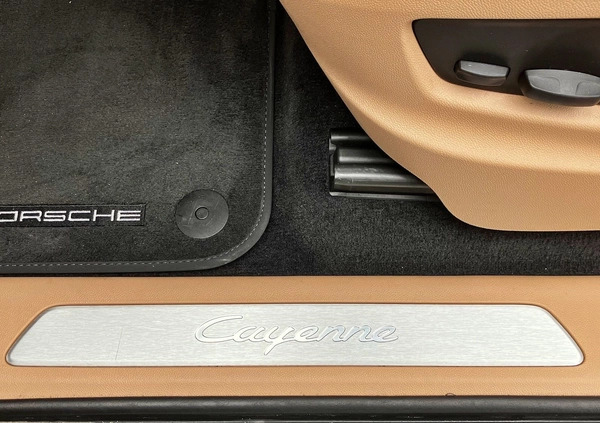 Porsche Cayenne cena 379000 przebieg: 42025, rok produkcji 2021 z Sokołów Małopolski małe 781